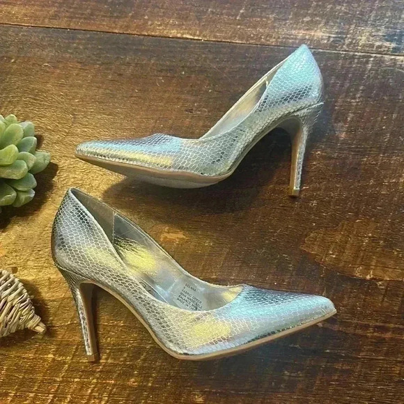 Rampage | “Selana” Silver Faux Leather Snake Print Embossed Pumps - Picture 2 of 5